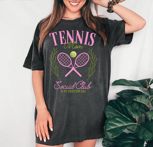 TENNIS MOM